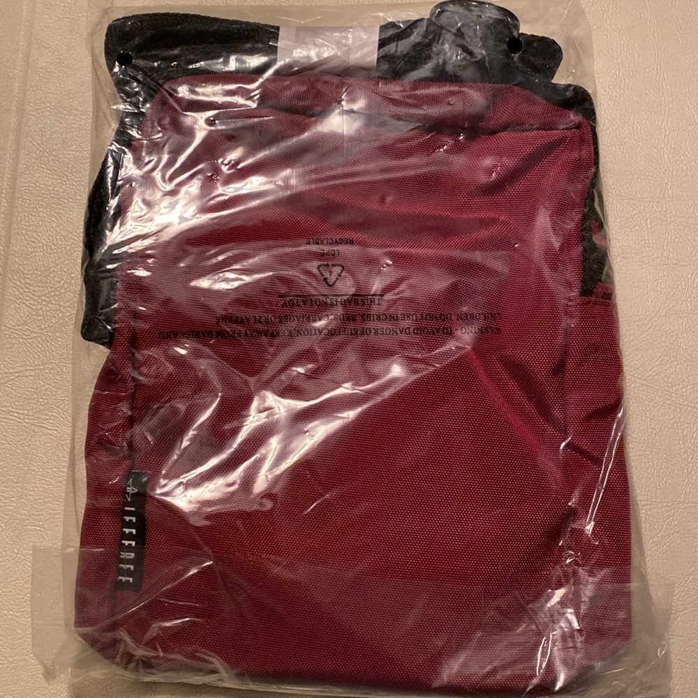 Jeffree Star Red Crossbody Bag - Picture 2 of 9